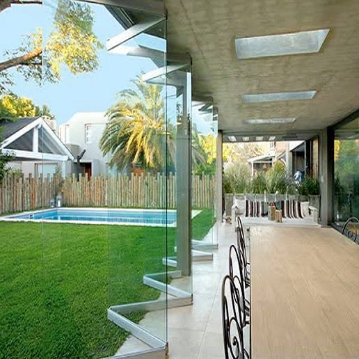 DIVISIÓN PARA PATIOS, PISCINAS, Y PORCHES